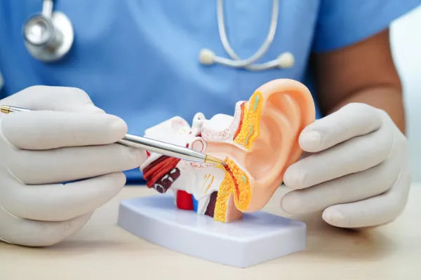 Audiologia foniatria - Visita specialistica -Centro Medico del Garda